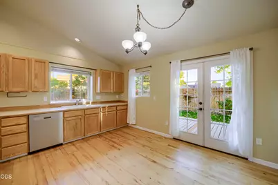 2120 NW Ivy Avenue, Redmond, OR 97756 - Photo 13