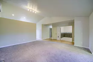 2120 NW Ivy Ave, Redmond, OR 97756 - Photo 5