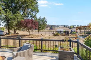 5948 Shady Brook Dr, Central Point, OR 97502 - Photo 23