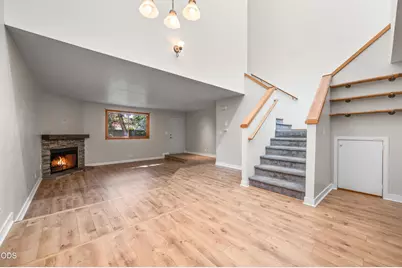 1050 NE Butler Market #APT 3, Bend, OR 97701 - Photo 5