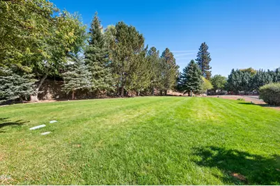 1050 NE Butler Market #APT 3, Bend, OR 97701 - Photo 27