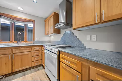 1050 NE Butler Market #APT 3, Bend, OR 97701 - Photo 7