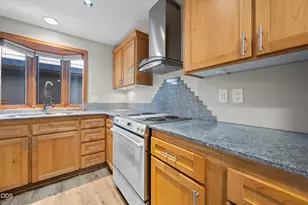 1050 NE Butler Market, Bend, OR 97701 - Photo 7
