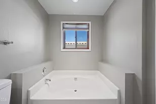 1050 NE Butler Market, Bend, OR 97701 - Photo 23