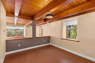 827 Tyler Creek Rd, Ashland, OR 97520 - Photo 5