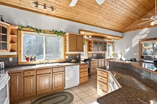 17171 Spring River Rd, Bend, OR 97707 - Photo 15