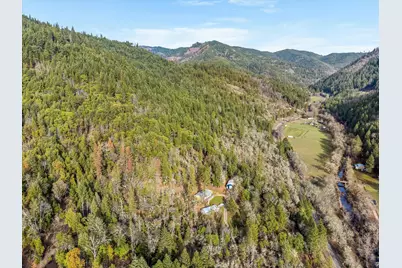 18525 E Evans Creek Road, Rogue River, OR 97537 - Photo 27