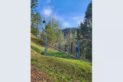 18525 E Evans Creek Road, Rogue River, OR 97537 - Photo 25