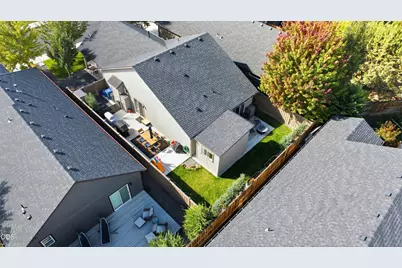 21124 Azalia Avenue, Bend, OR 97702 - Photo 31