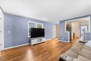 380 W Gregory Rd, Central Point, OR 97502 - Photo 5