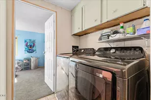 380 W Gregory Rd, Central Point, OR 97502 - Photo 13