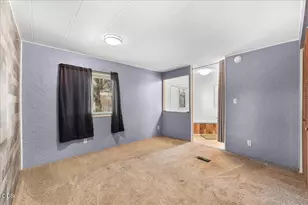 380 W Gregory Rd, Central Point, OR 97502 - Photo 7