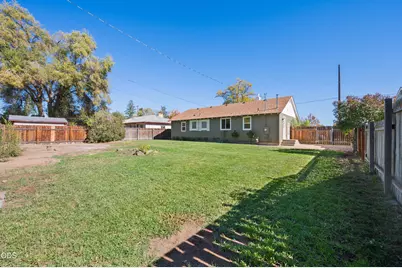 639 NW 8th Street, Redmond, OR 97756 - Photo 21