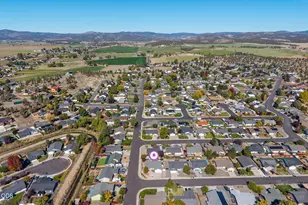 915 NE Yew St, Prineville, OR 97754 - Photo 37