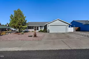 915 NE Yew St, Prineville, OR 97754 - Photo 3