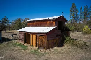 811 Riley Rd, Eagle Point, OR 97524 - Photo 29