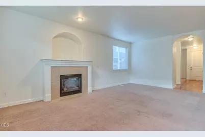 828 NE Locksley Drive, Bend, OR 97701 - Photo 3