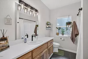 1077 Ellison Loop, Merlin, OR 97532 - Photo 27