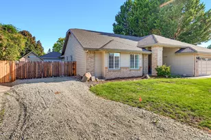 668 Vincent Ave, Central Point, OR 97502 - Photo 9