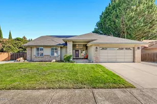 668 Vincent Ave, Central Point, OR 97502 - Photo 1