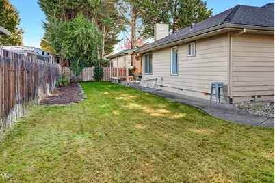668 Vincent Avenue, Central Point, OR 97502 - Photo 11