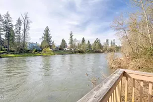 335 Beechwood Dr, Grants Pass, OR 97526 - Photo 31