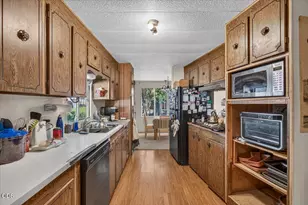 335 Beechwood Dr, Grants Pass, OR 97526 - Photo 13