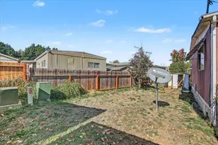 335 Beechwood Dr, Grants Pass, OR 97526 - Photo 23