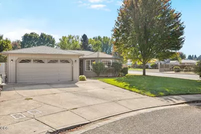 1198 Glengrove Avenue, Central Point, OR 97502 - Photo 1