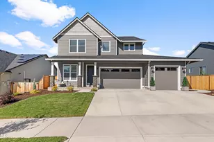 1237 Stonegate Dr, Eagle Point, OR 97524 - Photo 1