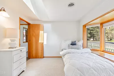 305 W Washington Avenue, Sisters, OR 97759 - Photo 21