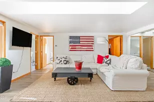 305 W Washington Ave, Sisters, OR 97759 - Photo 7