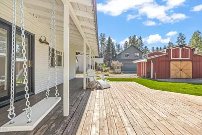 305 W Washington Avenue, Sisters, OR 97759 - Photo 3