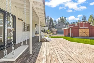 305 W Washington Ave, Sisters, OR 97759 - Photo 3