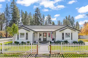 305 W Washington Ave, Sisters, OR 97759 - Photo 1