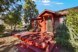 105 Maple St, Phoenix, OR 97535 - Photo 3