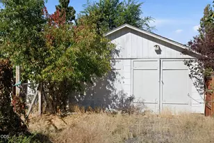 195 S Main St, Prineville, OR 97754 - Photo 17