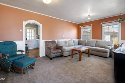 195 S Main Street, Prineville, OR 97754 - Photo 3
