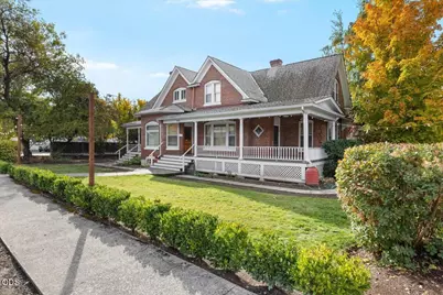 139 SW I Street, Grants Pass, OR 97526 - Photo 41