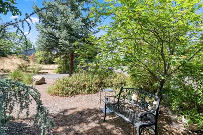 890 Twin Pines Circle, Ashland, OR 97520 - Photo 25