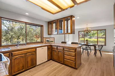 890 Twin Pines Circle, Ashland, OR 97520 - Photo 13