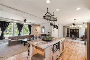 56252 Comet Dr, Bend, OR 97707 - Photo 13