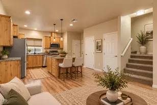411 Berrydale Ave, Medford, OR 97501 - Photo 9