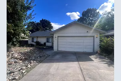 583 Snowy Butte Lane, Central Point, OR 97502 - Photo 3
