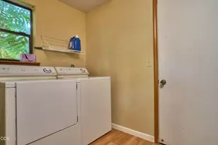 583 Snowy Butte Ln, Central Point, OR 97502 - Photo 17