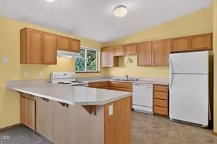 1856 NE 8th St, Redmond, OR 97756 - Photo 9