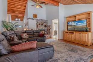 2747 Jessica Cir, Medford, OR 97504 - Photo 11