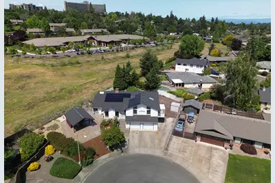 2747 Jessica Circle, Medford, OR 97504 - Photo 45