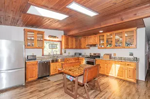 550 Earhart Rd, Rogue River, OR 97537 - Photo 9