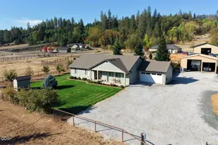 5786 Riverbanks Rd, Grants Pass, OR 97527 - Photo 41